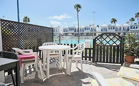 Delightful Bungalow Playmar: Comfort And Convenience In Maspalomas, Steps Away From Shopping Centers And Beaches